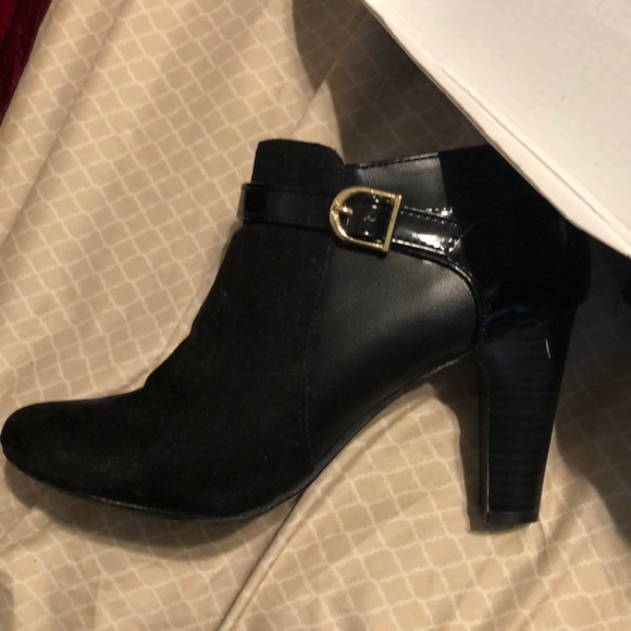 Shoes - Picture 3 of 3